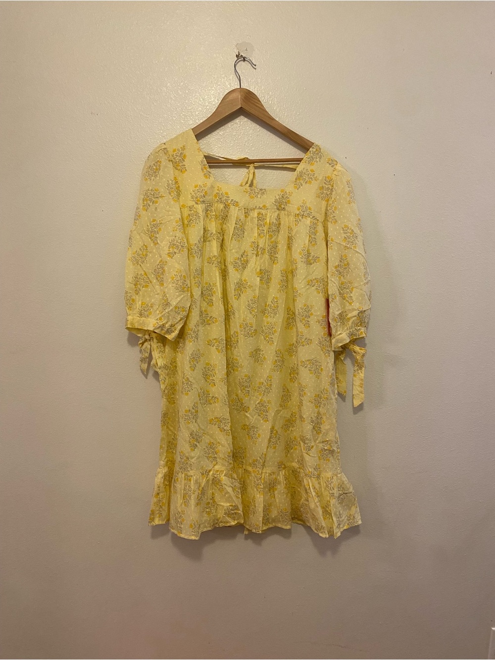 Ivy City Co Yellow Floral Tie-Sleeve Dress